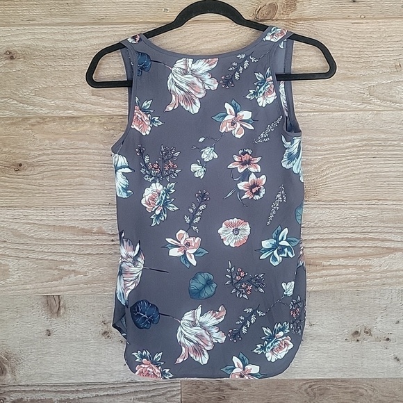 Loft XSmall Petite Gray Floral Sleeveless Top - Picture 5 of 5